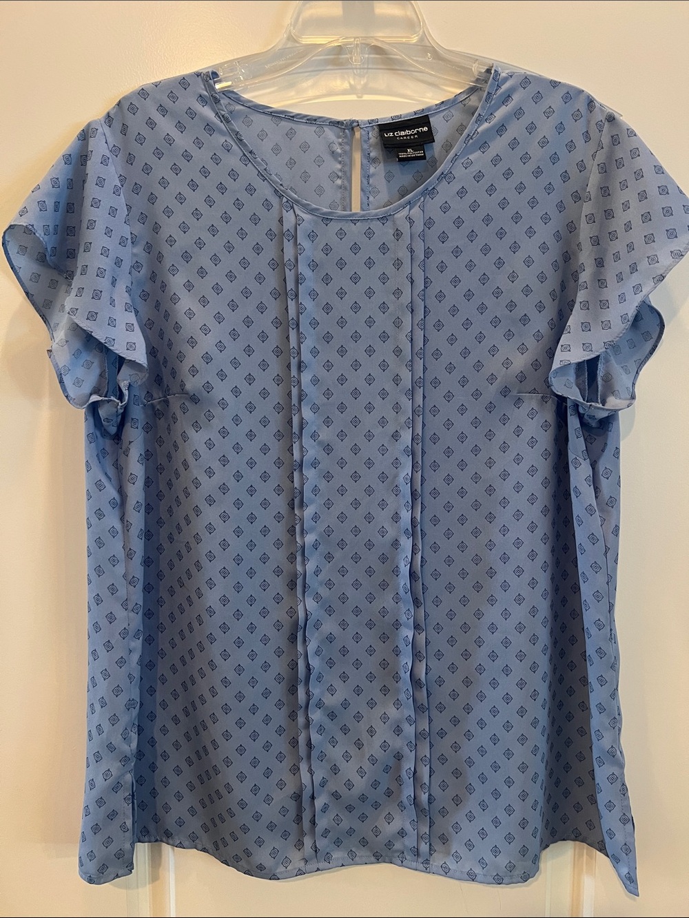 Liz Claiborne Light Blue Diamond-Print Flutter Sleeve Top
